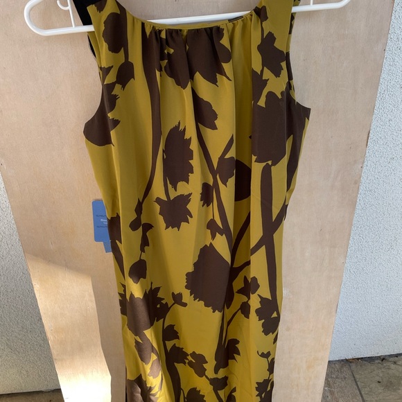 Simply Vera Wang forest green dress. NWT. Size 2. - Picture 3 of 9